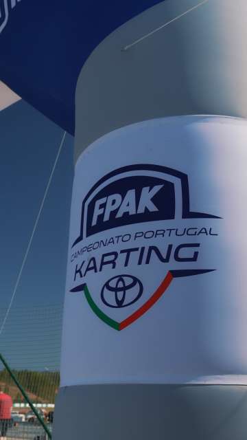 Pela primeira vez o Campeonato Portugal de Karting corre na pista de Castelo Branco! 🏎

A expetativa está alta, um kartódromo a descobrir, numa terra muito especial.
Estamos em contagem decreceste para mais um fim-de-semana de muita adrenalina e grandes curvas.

Dias 30 e 31 de maio 🏁
Esperamos por ti!

#CPKarting #CasteloBranco #Categorias #CampeonatoPortugalKarting #DesportoMotorizado #Pilotos #OndeNascemCampeoes