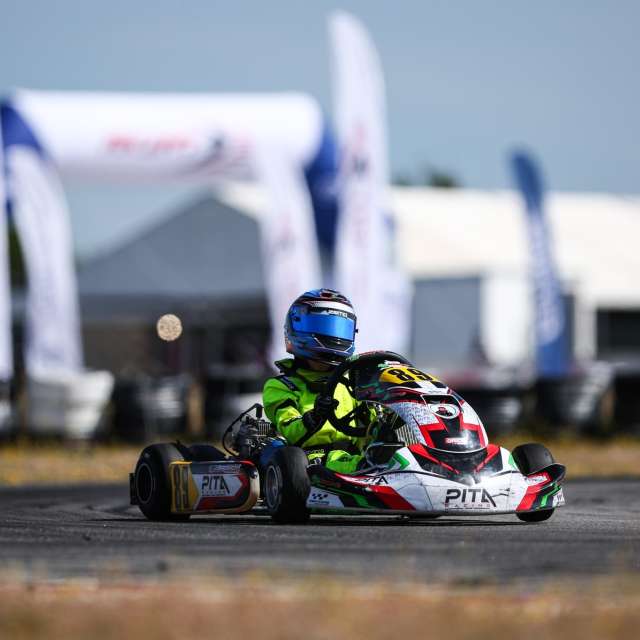A pista do Kartódromo de Castelo Branco fez estreia no Campeonato de Portugal de Karting, recebendo pela primeira vez uma ronda da competição. 

Um momento especial para pilotos, equipas e para a própria cidade, que se afirmou como palco de velocidade, competitividade e emoção ao mais alto nível. Uma estreia que marcou o calendário e reforçou a importância de levar o karting a novos palcos nacionais.

Seguimos para Baltar nos dias 18 e 19 de julho! 🏎

 #CampeonatoPortugalKarting #CasteloBranco #Pilotos #OndeNascemCampeoes #Categorias #CPKarting