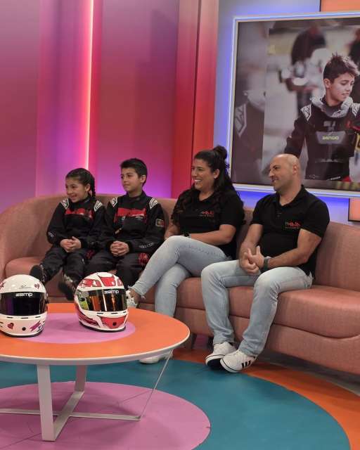 A família Soeiro no programa Em Família da TVI!
Um momento único, uma paixão partilhada por todos: o karting!

Os manos Soeiro correm no Campeonato Portugal de Karting! 🏎

 #CampeonatoPortugalKarting #CPKarting #Pilotos #Categorias #DesportoMotorizado #OndeNascemCampeoes