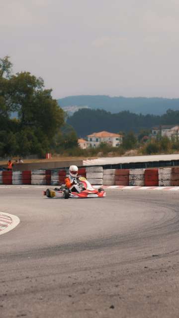 Baltar voltou a acelerar e os vencedores da prova do Campeonato de Portugal de Karting já fazem história. 🏁🔥

Fim de semana de muita velocidade, emoção e talento em pista, com disputas intensas e grandes performances até à bandeira de xadrez. Parabéns a todos os pilotos e aos vencedores desta etapa por elevarem ainda mais o nível da competição.

#DesportoMotorizado #CPKarting #CampeonatoPortugalKarting #OndeNascemCampeoes #BastidoresCPK #Pilotos #Categorias #Baltar