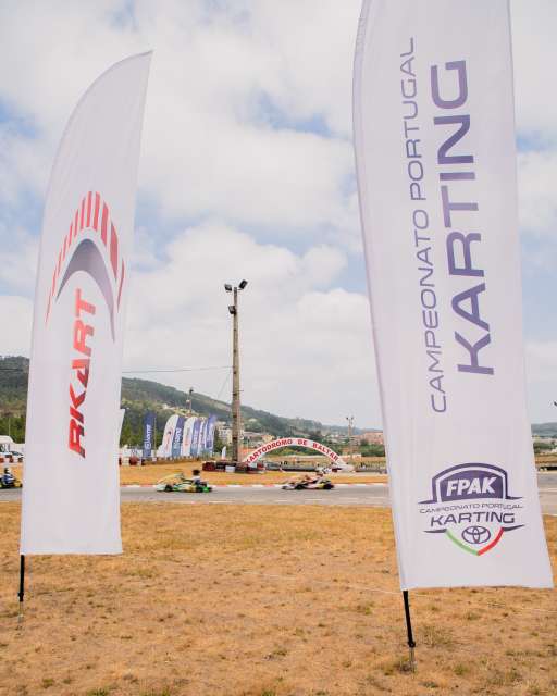 Bastidores da prova do CPK em Baltar!
Hoje recordamos este fim-de-semana repleto de emoção, adrenalina e muita alegria.
O Karting é um desporto apaixonante para toda a família.

Esperamos por ti em Braga! 🏁
🔜 5 e 6 setembro 

 #BastidoresCPK #CampeonatoPortugalKarting #OndeNascemCampeoes #Baltar #Pilotos #Categorias #DesportoMotorizado #CPKarting #Braga #FinalCPK