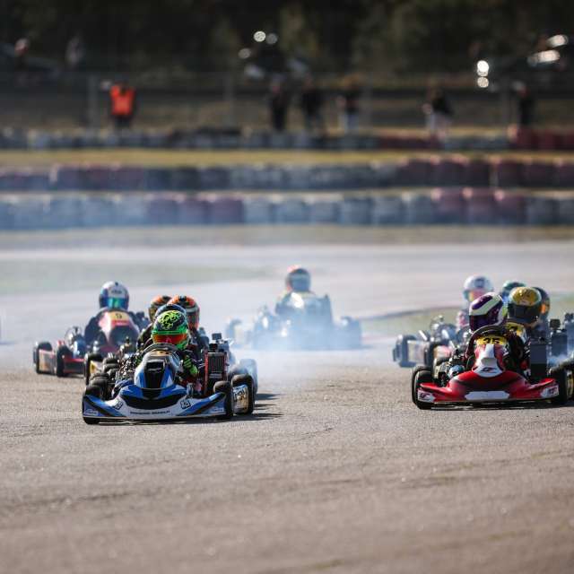 Sob a égide da @fpakportugal e com promoção da @rkartcompeticao,  o CPK reúne pilotos de todo o país em várias categorias — dos Cadetes aos X30 Super Shifter — e passa por alguns dos melhores kartódromos nacionais, como Viana do Castelo, Portimão, Braga, Baltar e Castelo Branco.

Sabias que os karts da categoria mais rápida ultrapassam os 150 km/h? 🚀

A temporada 2026 está a chegar ao fim, mas a ação continua: em novembro, regressa com a Taça de Portugal, no Bombarral. 

Fica atento! 👀

 #Karting #CPKarting #DesportoMotorizado #CampeonatoPortugalKarting #OndeNascemCampeoes #Portugal